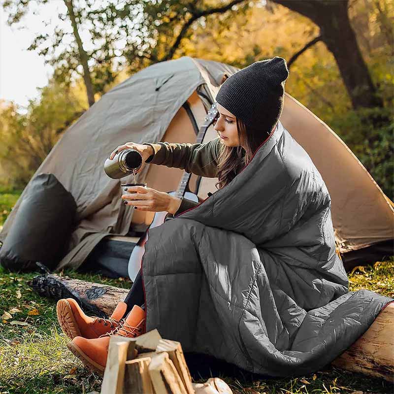 Campingfilt lätt & vattentät - värme och skydd i naturen