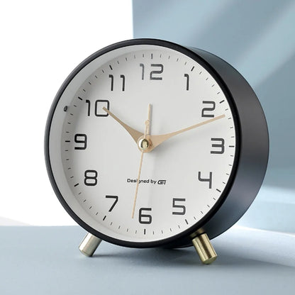Tyst Skandinavisk Bordsklocka – Modern & Elegant Design