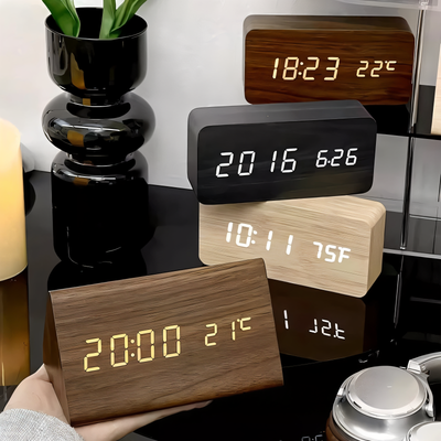 Digital Väckarklocka LED – Träfinish & Modern Display