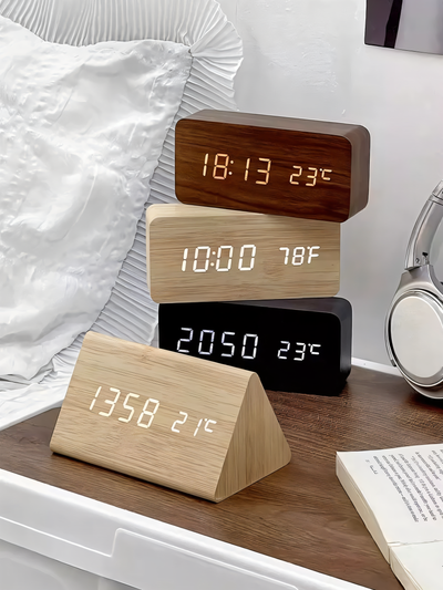 Digital Väckarklocka LED – Träfinish & Modern Display
