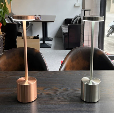 RetroGlow LED Bordslampa – Sladdlös & Dimbar