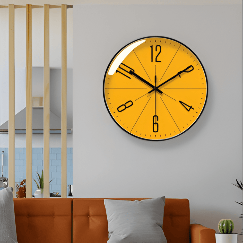 Nordisk Väggklocka – Tyst Kvartsur i Minimalistisk Design