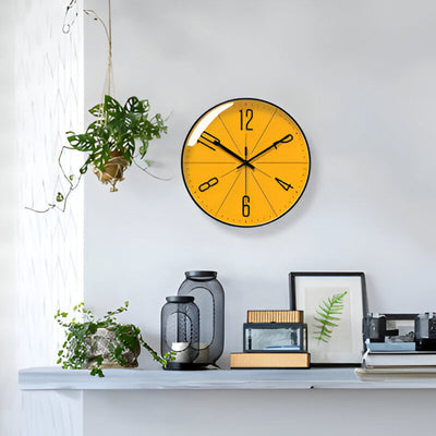 Nordisk Väggklocka – Tyst Kvartsur i Minimalistisk Design
