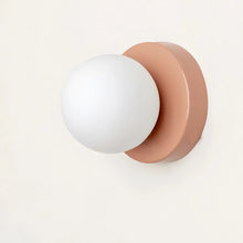 Minimalistisk Vägglampa med Glaskupa Skandinavisk