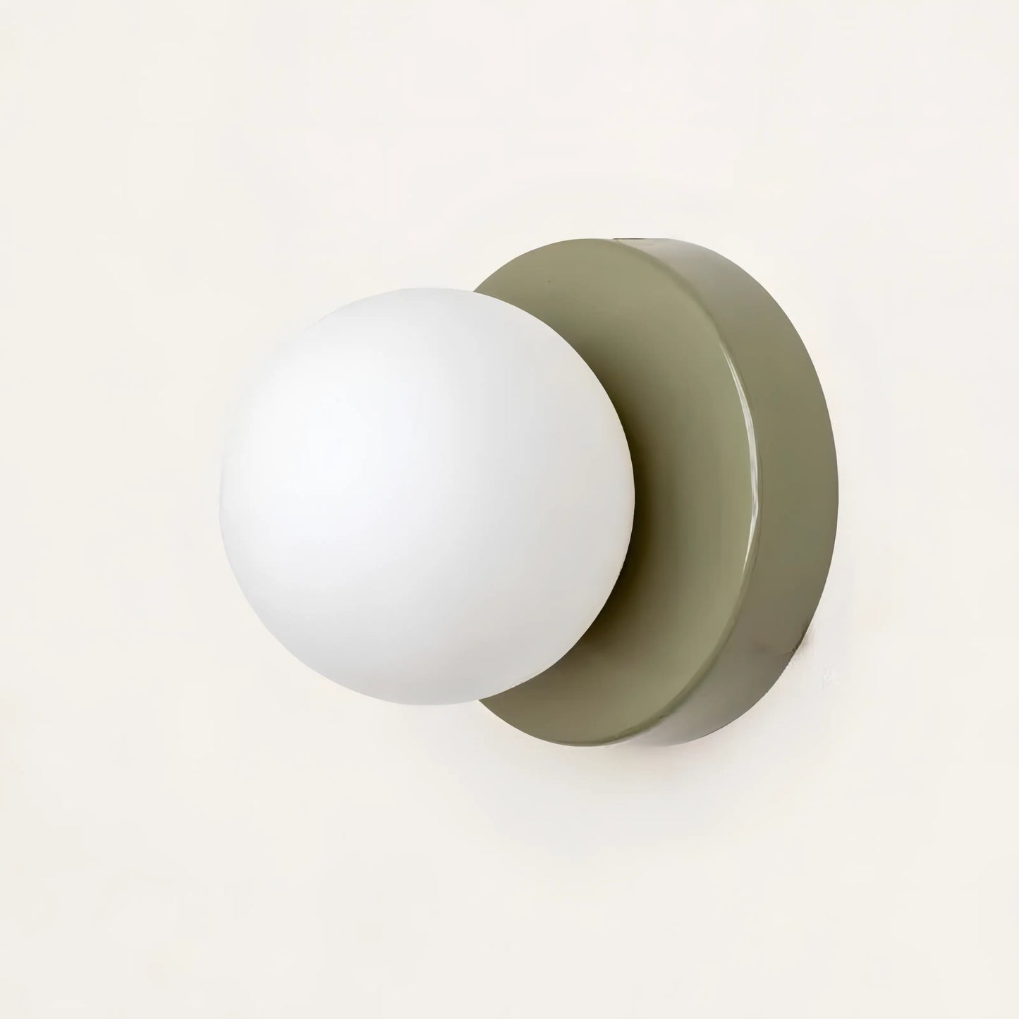 Minimalistisk Vägglampa med Glaskupa Skandinavisk