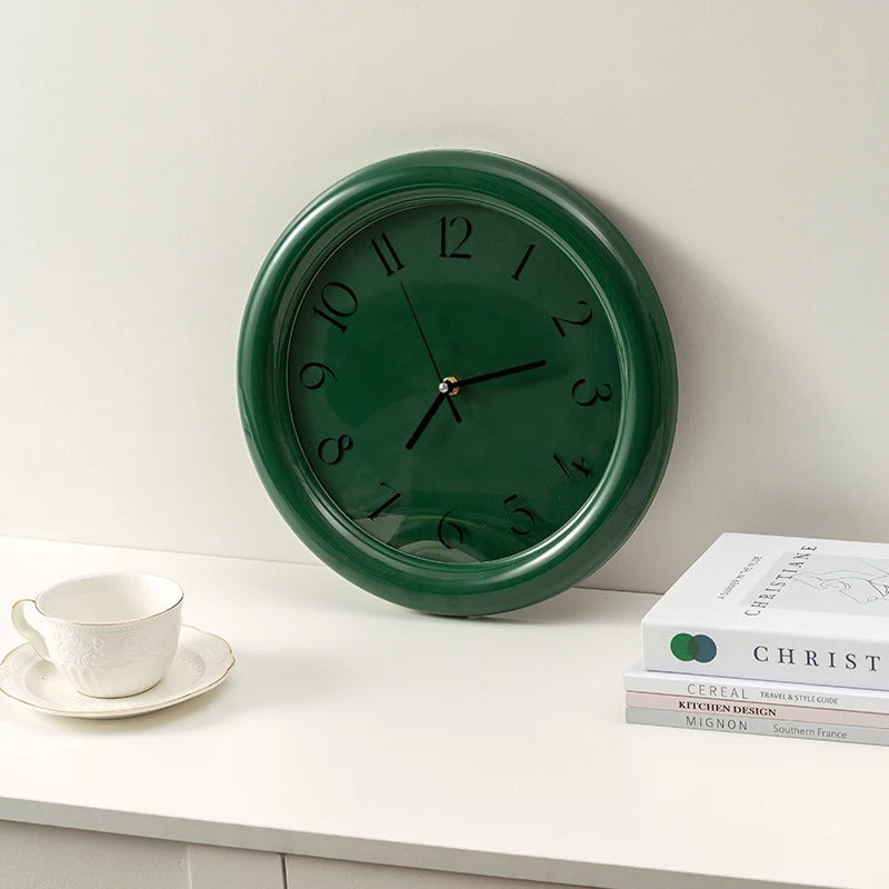 Vintage Tyst Väggklocka Ø30 cm – Klassisk Retrodesign