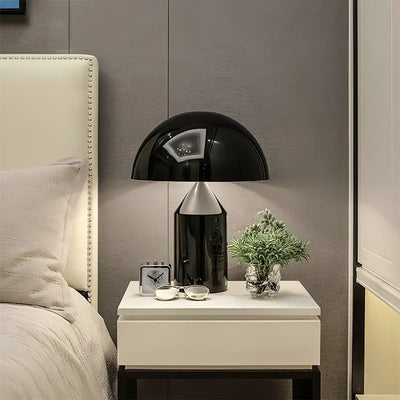 Sculptura Bordslampa – Modern Design i Metall