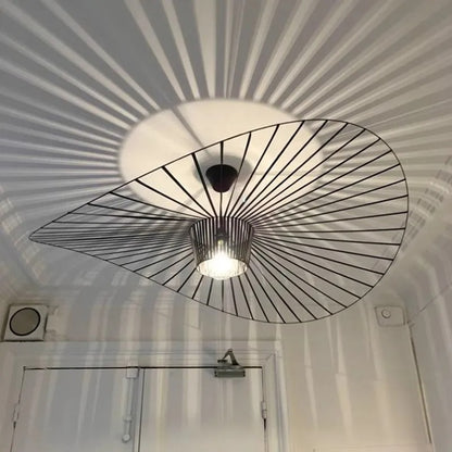Slokhatt Taklampa – Extra Stor Pendellampa i Unik Design